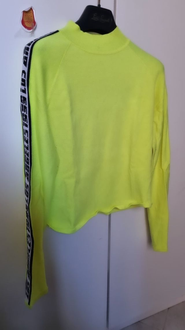 Felpe crop top Bershka e H&m