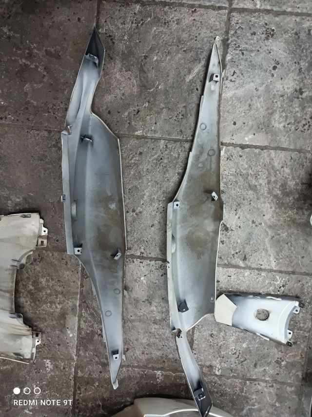 Plásticos Suzuki Sixteen 125