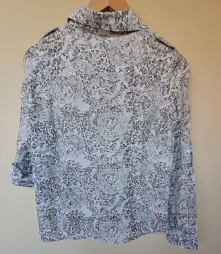 Camisa blanca y gris perla de Sud Express