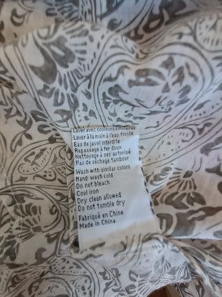 Camisa blanca y gris perla de Sud Express