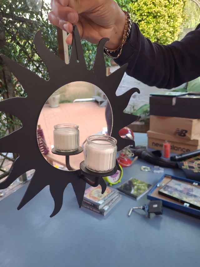 Coppia di specchi con sostegno per candelina