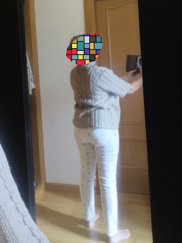 Pantalón blanco pitillo bordado