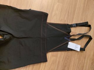 Mono peto negro ZARA M pespuntes colores