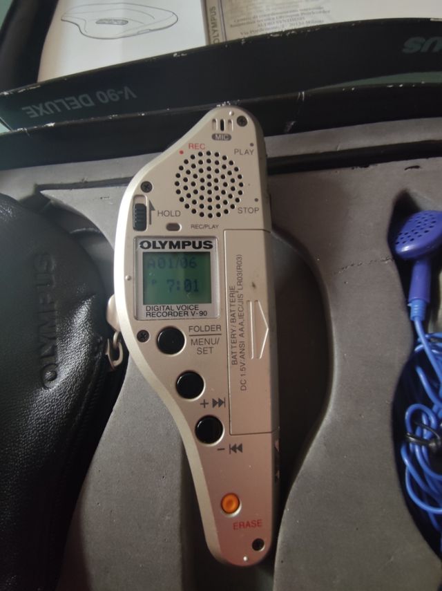 voice recorder Olympus V-90