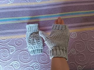 Manoplas/guantes grises de lana