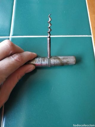 Herramienta multiusos antigua