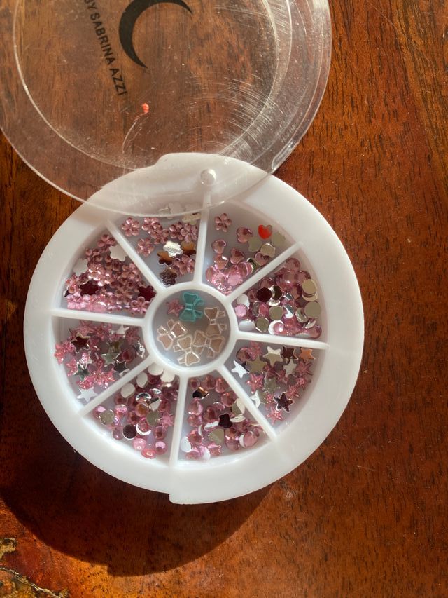 Set de adornos 3D para uñas - Pedrería rosa brilla