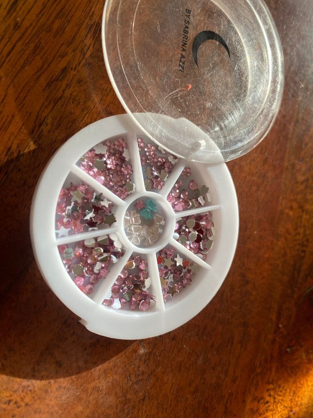 Set de adornos 3D para uñas - Pedrería rosa brilla