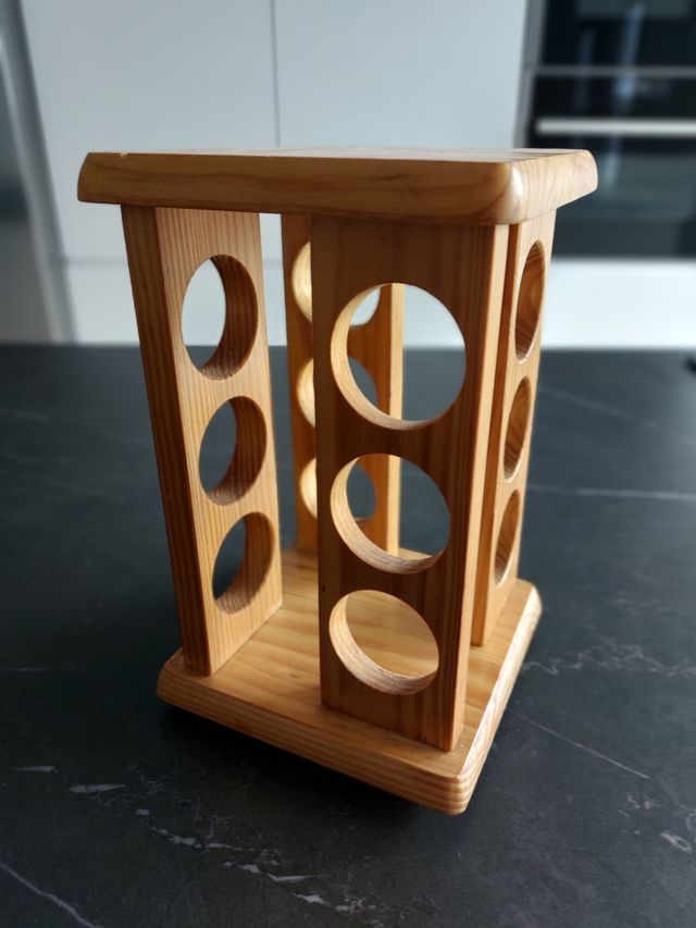 Especiero de madera giratorio