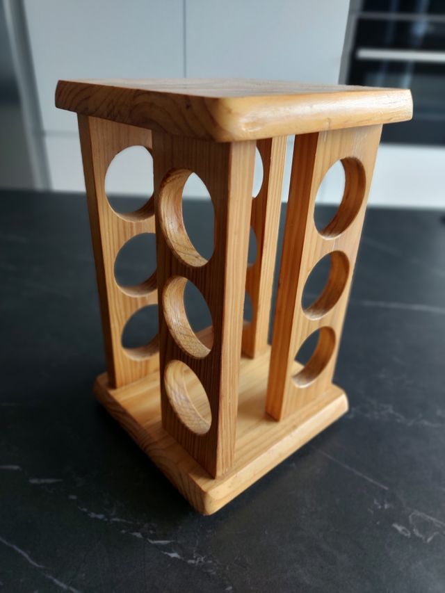 Especiero de madera giratorio