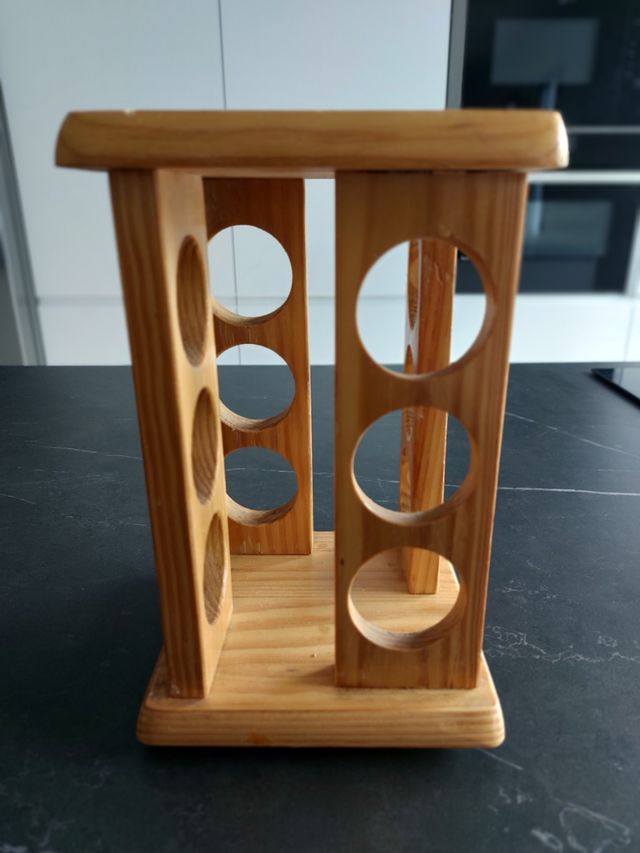 Especiero de madera giratorio