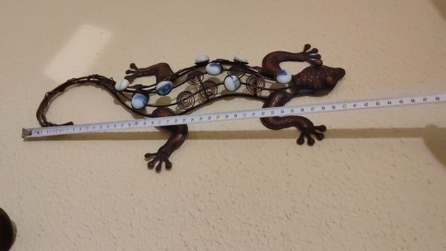 salamandra decorativa de pared