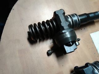 4 INYECTORES BOMBA REF BOSCH 0414720215 