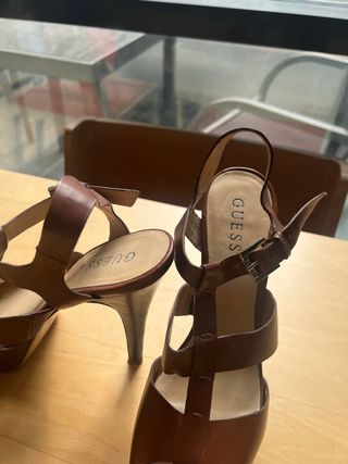 Sandalias Tacón Guess