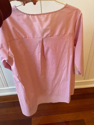 blusa floja a rayas rojas y blancas
