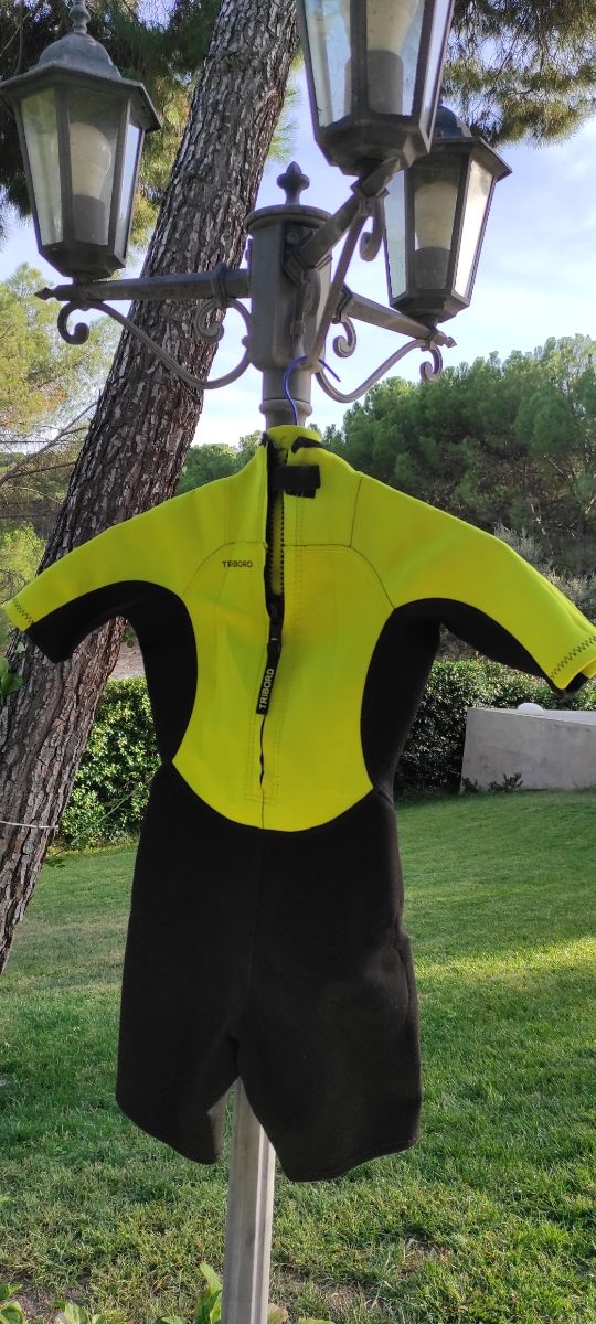 Neoprene corto della durata di 8 anni
