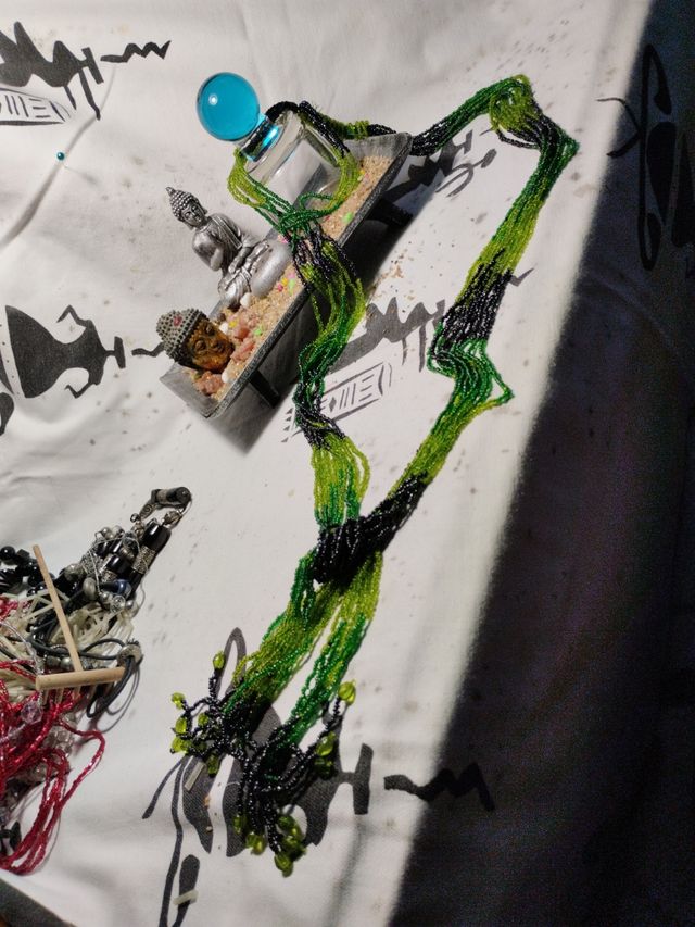 collar colorido tonos verdes