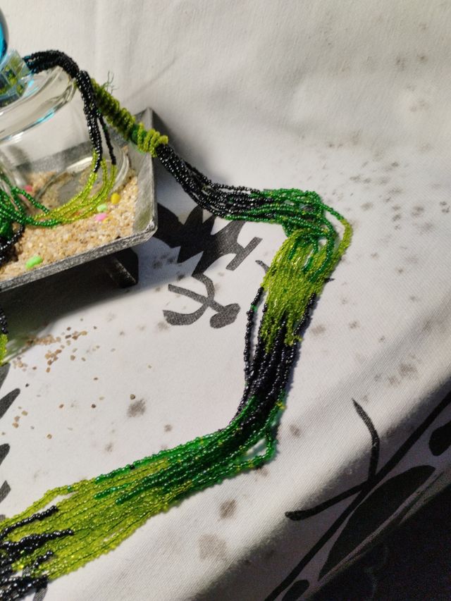 collar colorido tonos verdes