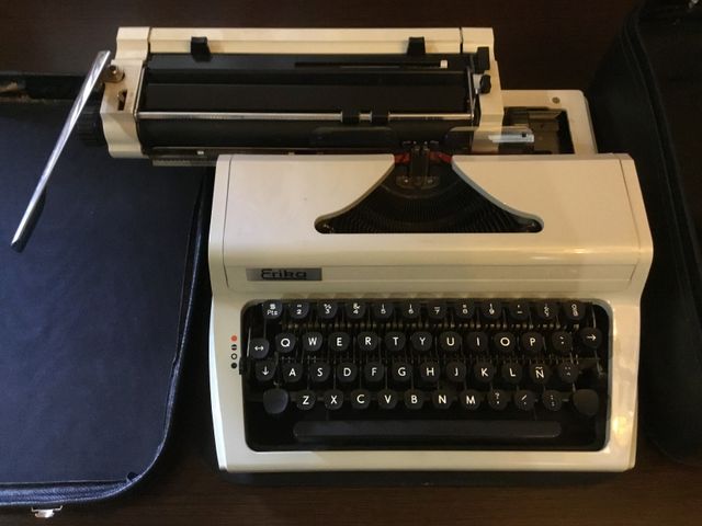 MÁQUINA DE ESCRIBIR VINTAGE, MARCA ERIKA