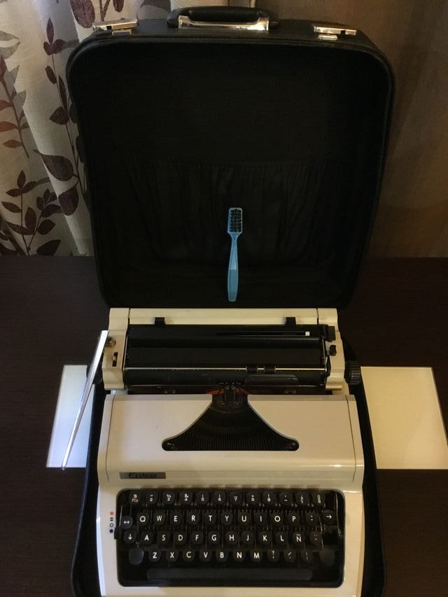 MÁQUINA DE ESCRIBIR VINTAGE, MARCA ERIKA