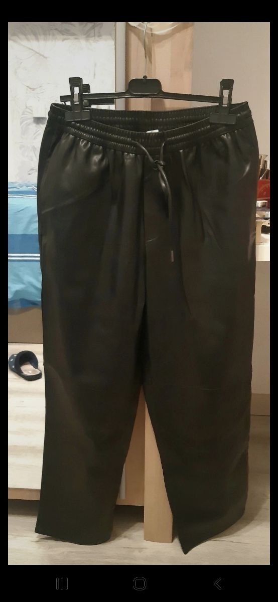 Pantalón emitacion  de piel