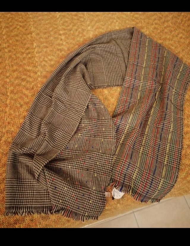 Sciarpa morbida mai usata