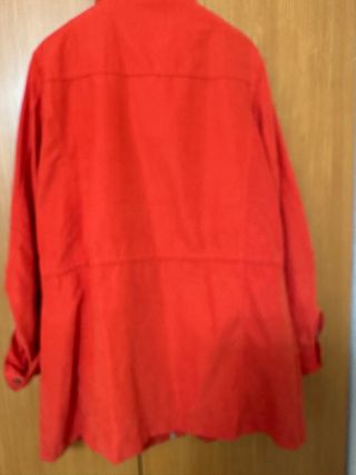 Parka color rojo ,talla 44