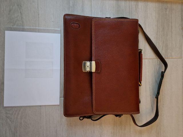 Cartera de piel