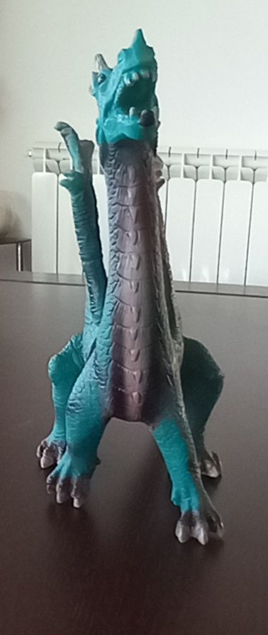 Drago alato di gomma.