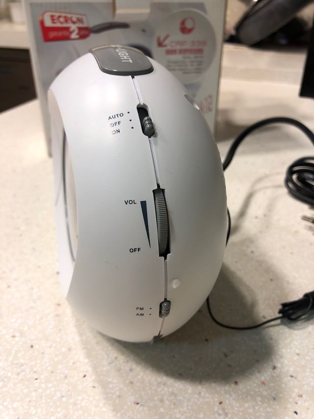 Radio Despertador AM/FM proyección lumínica 