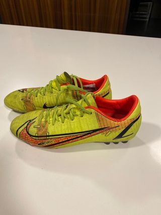 Botas Futbol Nike.