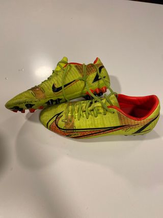 Botas Futbol Nike.