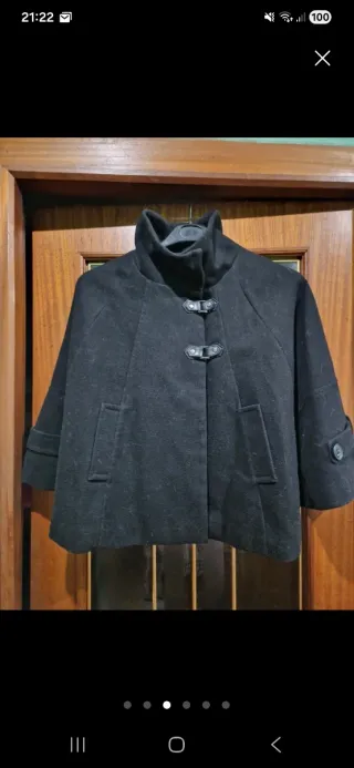 Diferentes abrigos talla S por 3 euros