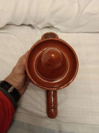 Botijo de cerámica esmaltada.