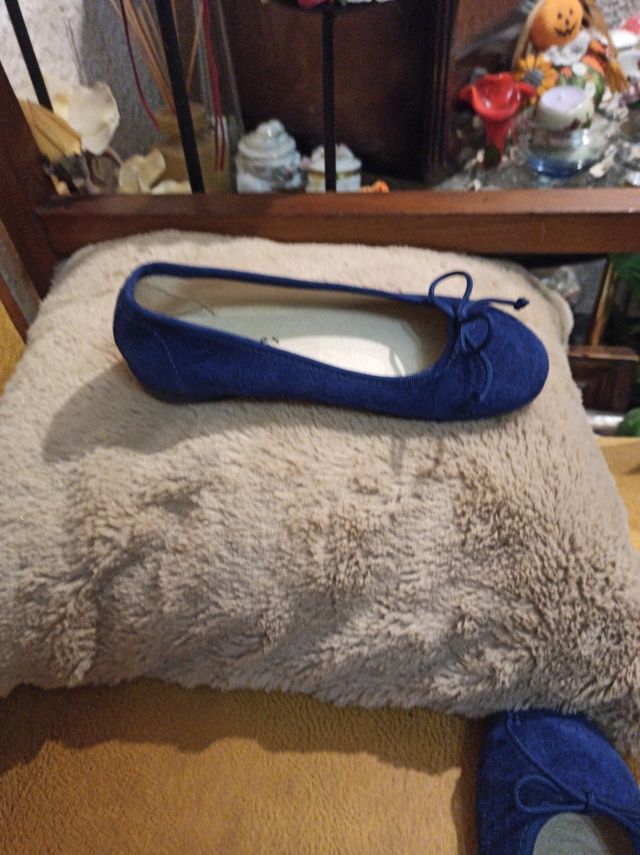 Zapatos, manoletinasT 32 nuevos,de ante,Vulnanes