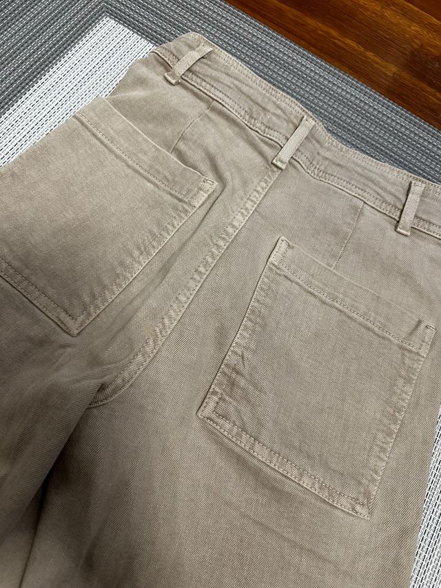 PANTALÓN BERMUDA BEIGE