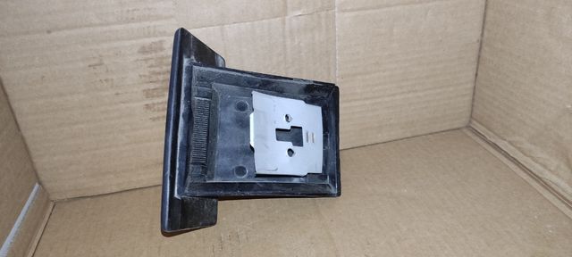 Cenicero Nissan Terrano II