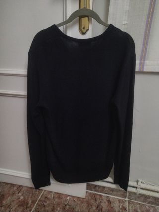 Jersey cuello pico negro