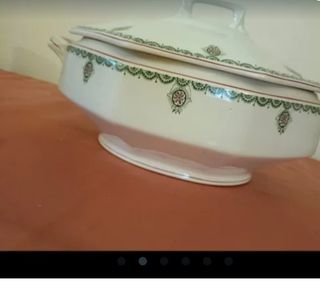 Sopera antigua firmada porcelana