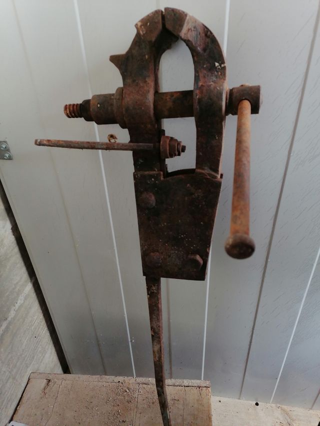 Tornillo antiguo, de mas de 150 años