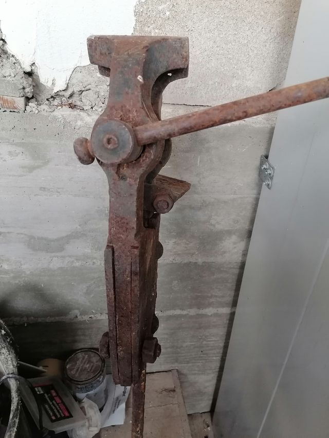 Tornillo antiguo, de mas de 150 años