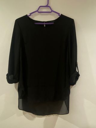 blusa negra Atmosphere