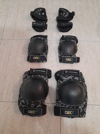 Patines en línea + protecciones + casco