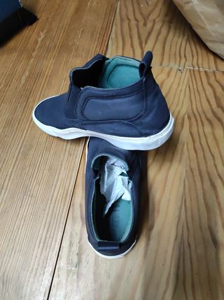 Zapatilla piel sin cordones