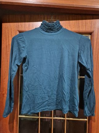 Diferentes camisetas y blusas tallas S