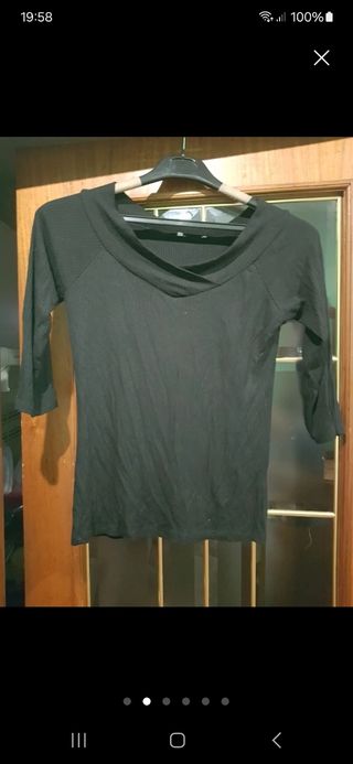 Diferentes camisetas y blusas tallas S