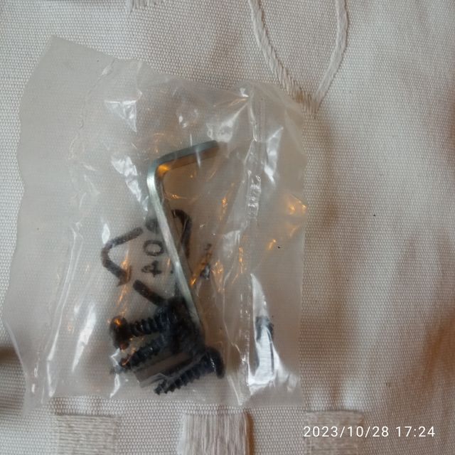 2 anclajes giratorios de pared.