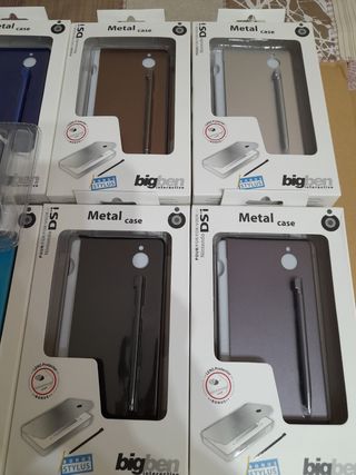 "NUEVO"Funda metálica Nintendo DSI+lápiz táctil 