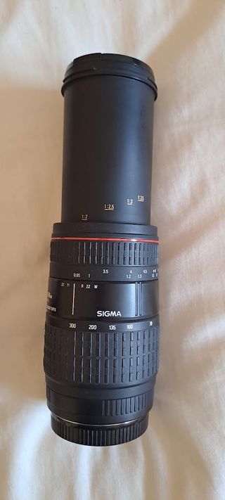 Canon EOS 300 + SIGMA 70-300MM + Flash y otros acc