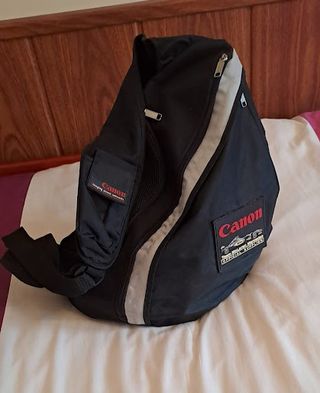 Canon EOS 300 + SIGMA 70-300MM + Flash y otros acc